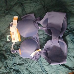 NWT Underarm Smoothing Underwire Bra Set.